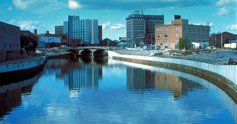 City of flint mi - Find the latest news, events, and services from the City of Flint, Michigan. Learn about the mayor, city council, departments, programs, and initiatives that serve the community. 